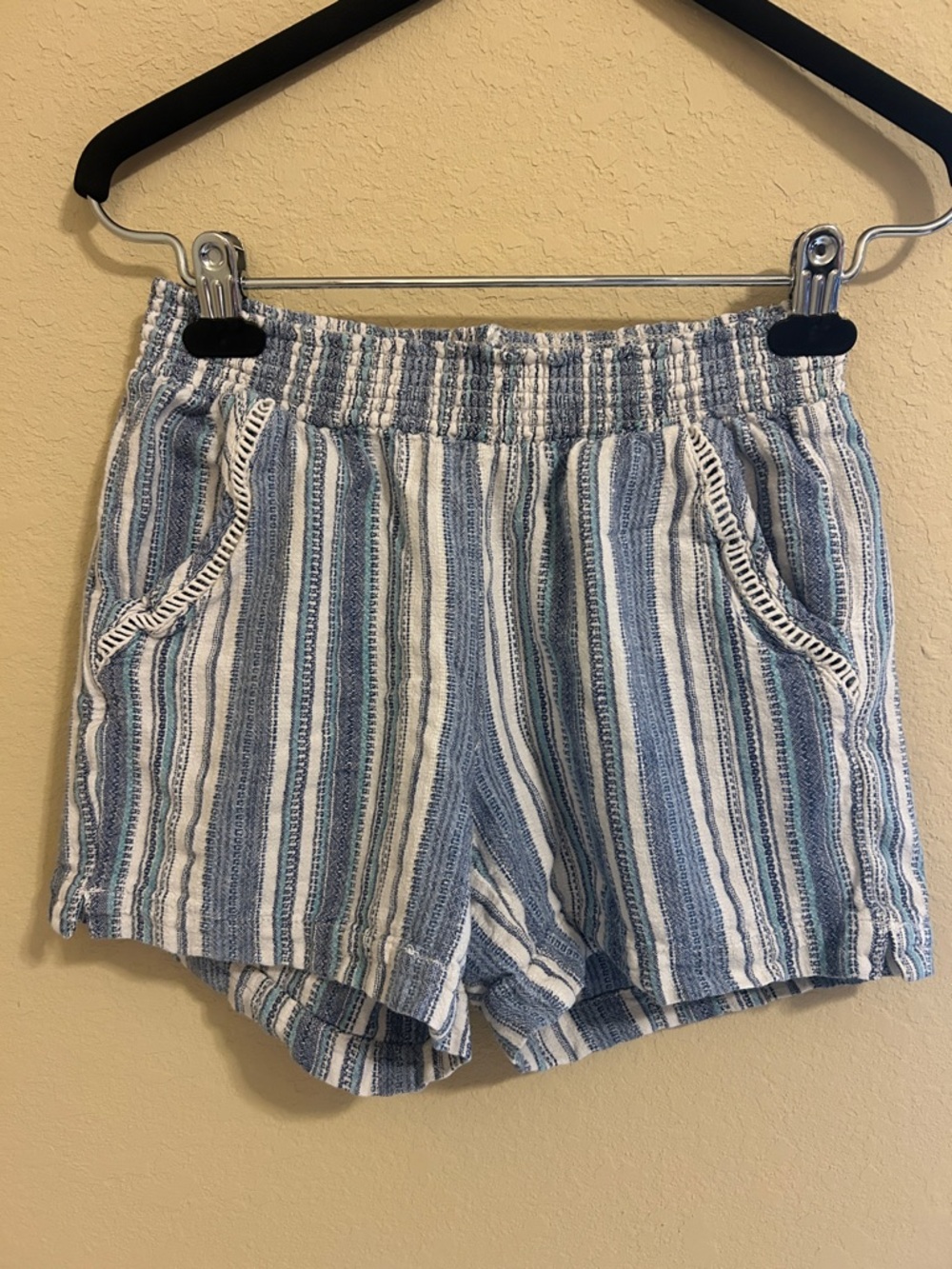 Briggs New York Blue and White Striped Elastic Waist Shorts Size S
